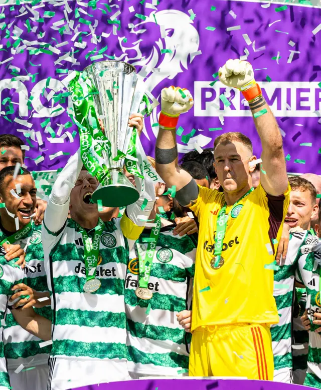 Celtic lift trophy