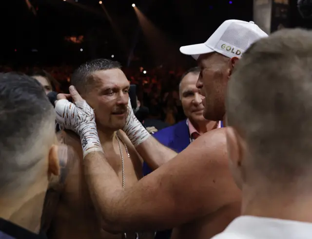 Tyson Fury speaks to Oleksandr Usyk