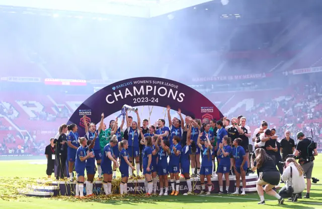 Chelsea lift trophy