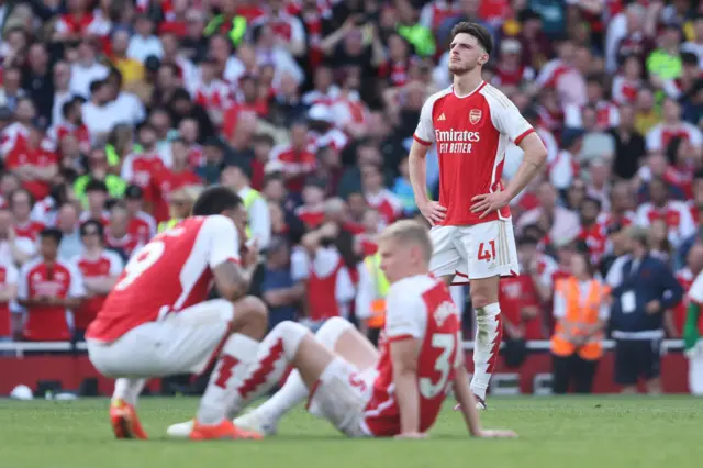 Arsenal players dejected