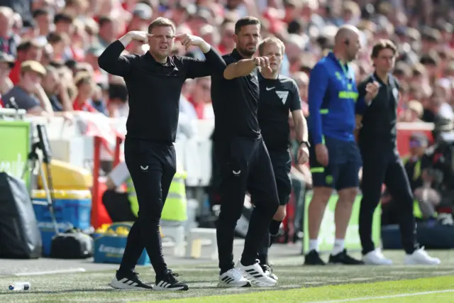 Eddie Howe, Manager of Newcastle United, gestures during the Premier League match between Brentford FC and Newcastle United