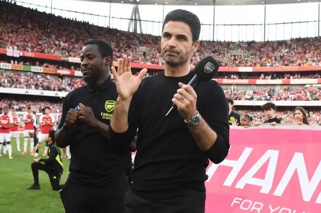 Mikel Arteta, Manager of Arsenal, acknowledges the fans following the Premier League match between Arsenal FC and Everton FC at Emirates Stadium