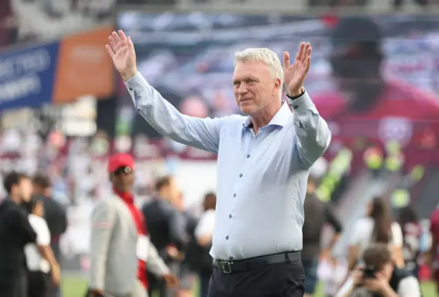 West Ham United manager David Moyes acknowledges the West Ham fans during the Premier League match between West Ham United and Luton Town at London Stadium