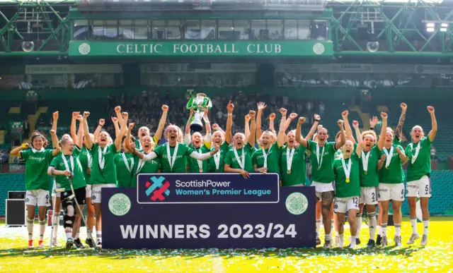 Celtic squad photo with SWPL title