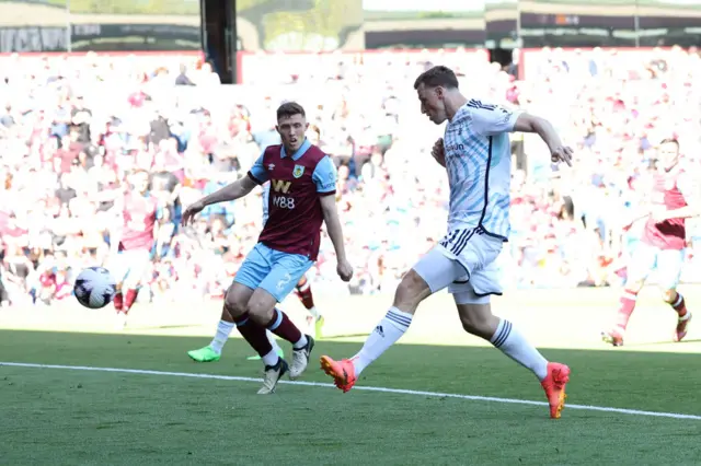 Chris Wood of Nottingham Forest scores his team's first goal during the Premier League match between Burnley FC and Nottingham Forest at Turf Moor