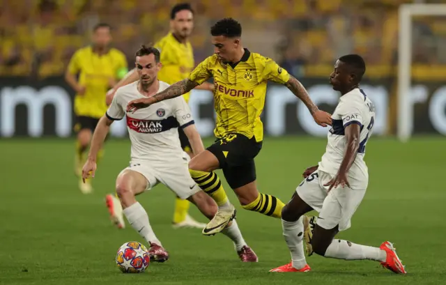 Jadon Sancho playing against Paris St-Germain