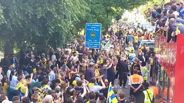 Oxford Utd parade