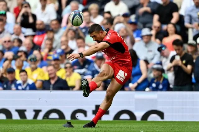 Thomas Ramos successfully kicks a penalty