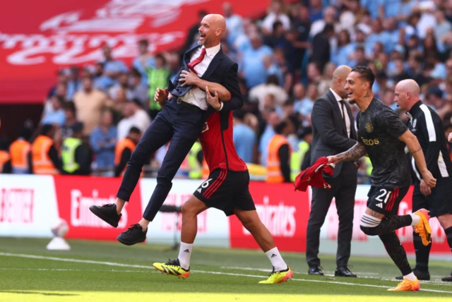 Erik ten Hag and Lisandro Martinez