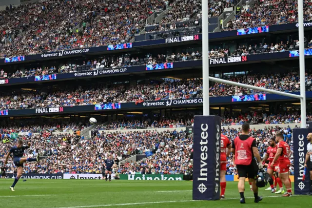 Ross Byrne kicks a penalty