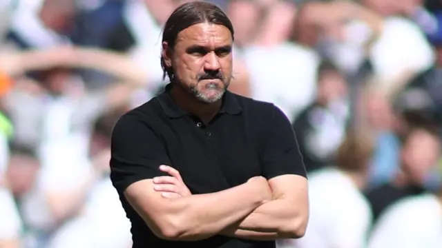 Daniel Farke crosses his arms