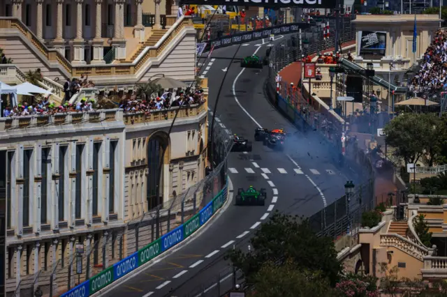 Sainz and Magnussen collide