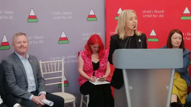 Prif Weithredwr yr Urdd Siân Lewis