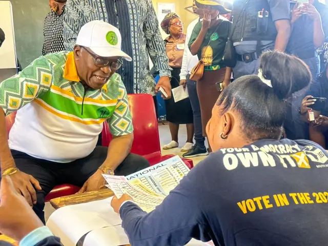 Jacob Zuma votes