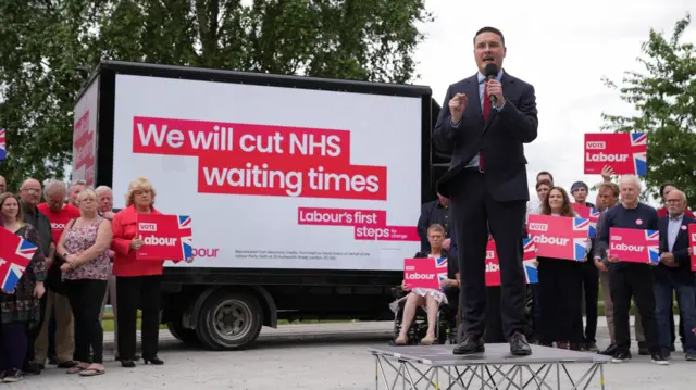 Wes Streeting unveils a van with Labour's NHS policies