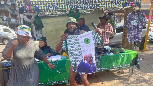 Dancing at the MK stall, Joubert Park