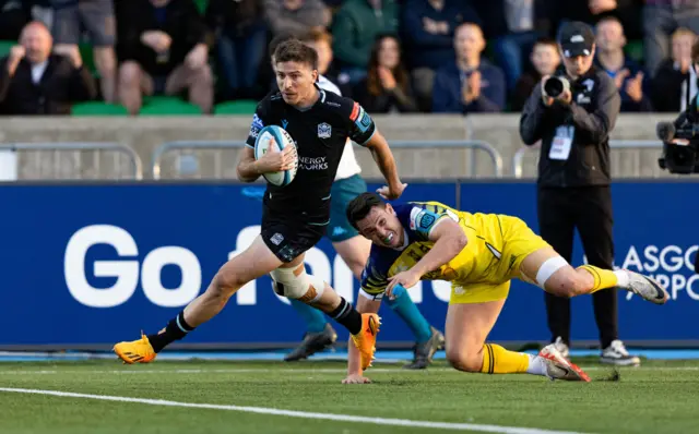 Glasgow Warriors' Sebastian Cancelliere scores a second half try