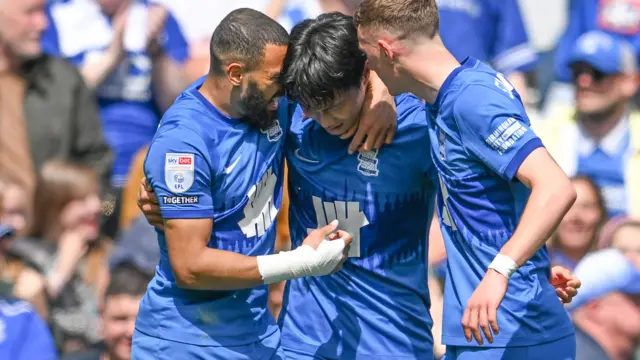 Paik Seung-ho celebrates scoring