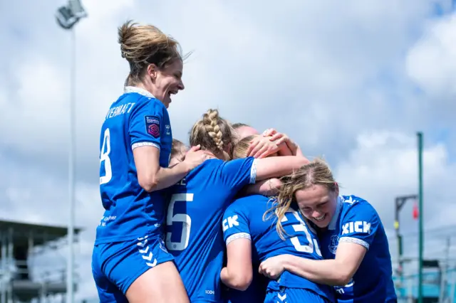 Everton celebrate their goal v Arsenal