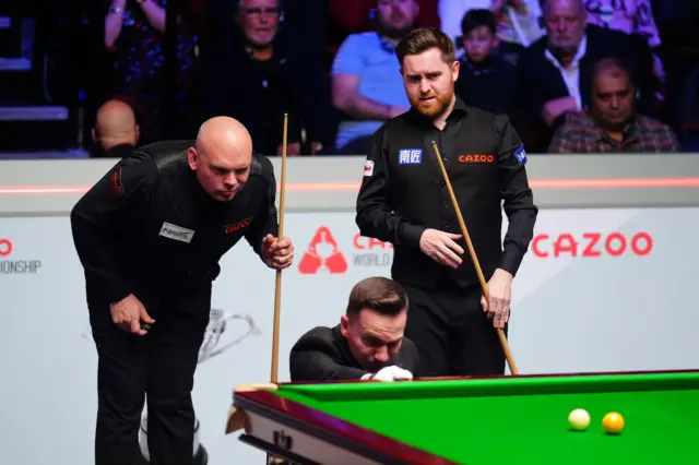 Stuart Bingham, Jak Jones and referee Marcel Eckardt