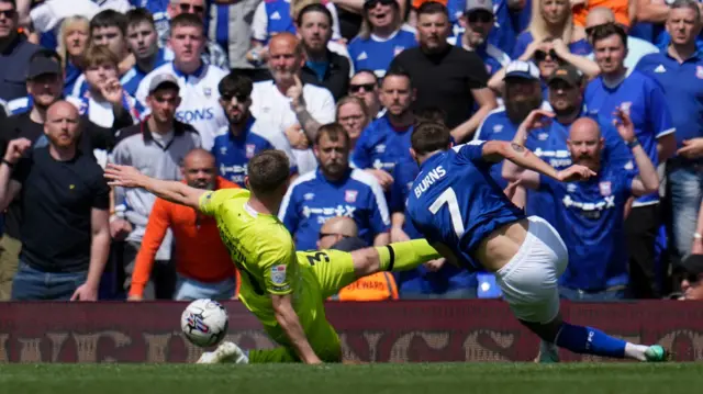 Wes Burns scores for Ipswich