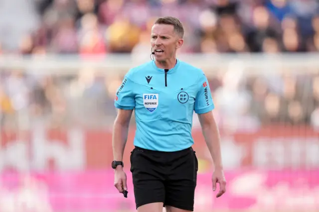 Referee