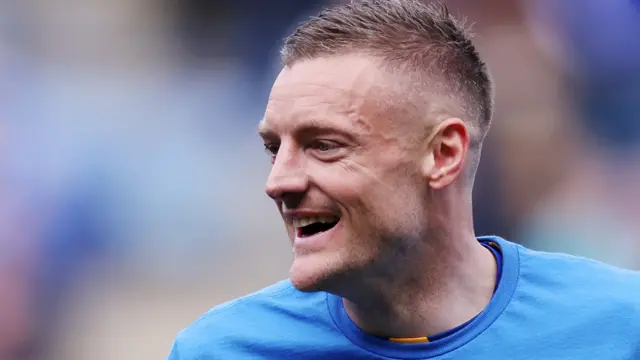 Jamie Vardy warming up