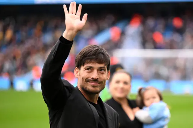 David Silva acknowledges the fans on the pitch prior to the Premier League match between Manchester City and Wolverhampton Wanderers