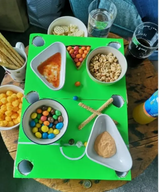 Snooker snacks