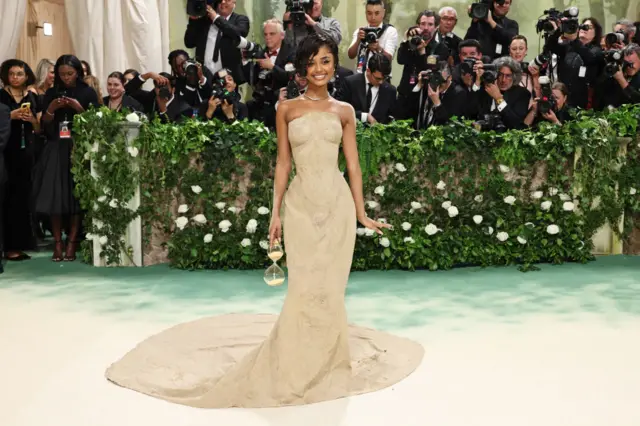 Tyla, fashion detail, attends The 2024 Met Gala Celebrating "Sleeping Beauties: Reawakening Fashion" at The Metropolitan Museum of Art on May 06, 2024 in New York City