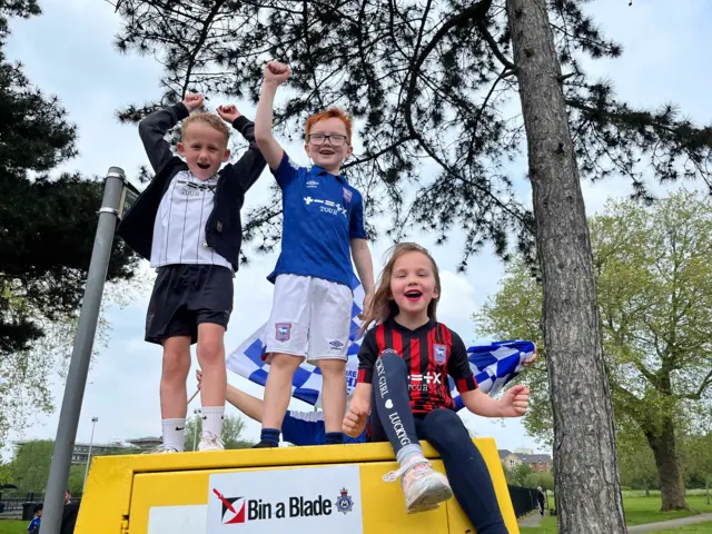 Young Ipswich fans