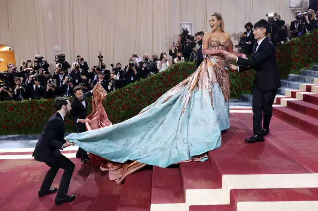 Blake Lively and Ryan Reynolds attend "In America: An Anthology of Fashion," the 2022 Costume Institute Benefit at The Metropolitan Museum of Art on May 02, 2022 in New York City