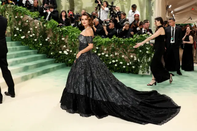 Penélope Cruz attends The 2024 Met Gala Celebrating "Sleeping Beauties: Reawakening Fashion" at The Metropolitan Museum of Art on May 06, 2024 in New York City