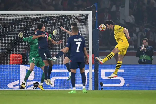 Mats Hummels of Borussia Dortmund scores his team's first goal