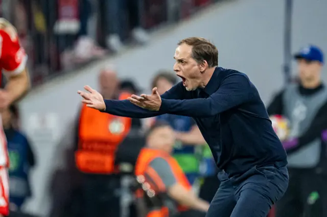 Head Coach Thomas Tuchel of FC Bayern Muenchen gives his team instructions