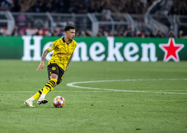 Jadon Sancho of Dortmund runs with the ball