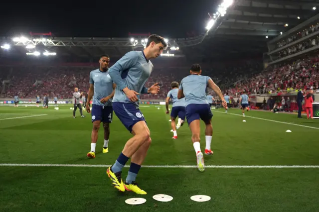 Torres warms up in Pireus