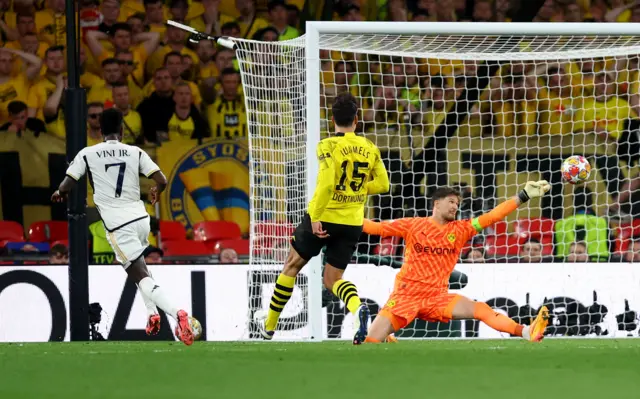 Vinicius scores the second for Madrid