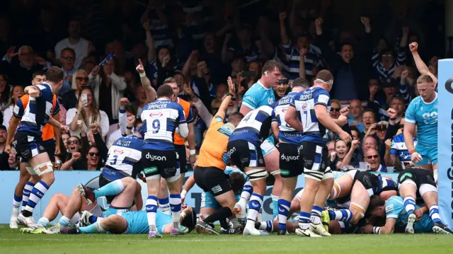 Beno Obano scores Bath's second try