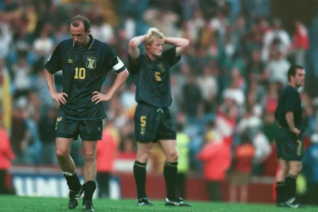 Gary McAllister looks on dejected