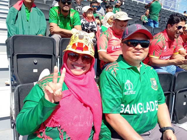 Bangladesh fans Afsana and Khan