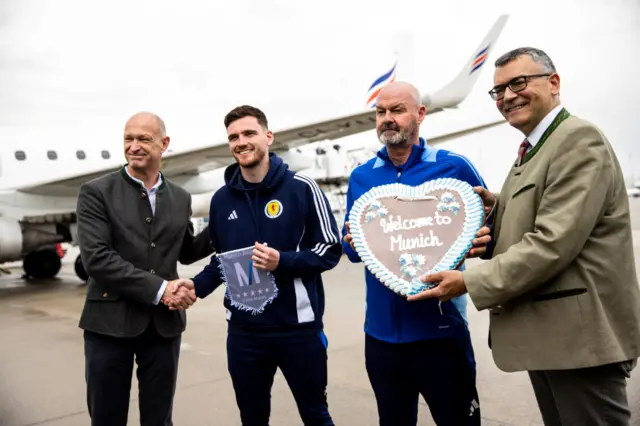 Steve Clarke and Andy Robertson