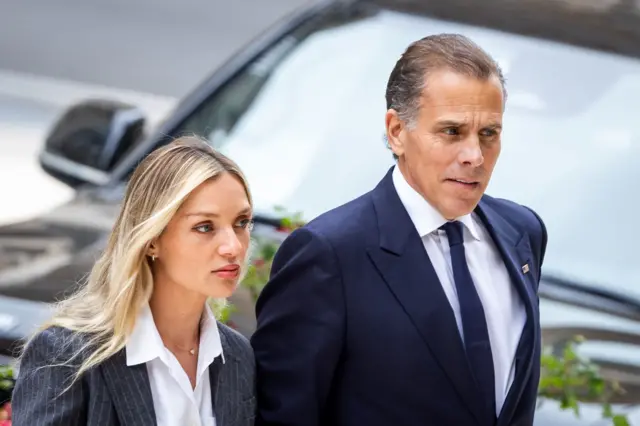 Hunter Biden enters the courthouse