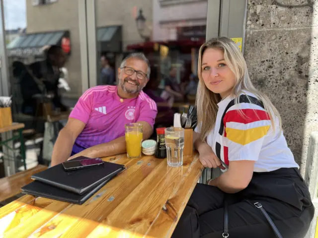 Germany fans Selina and Andreas