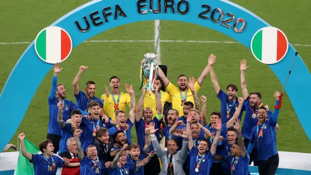 Italy lift the trophy after winning the Euro 2020 final