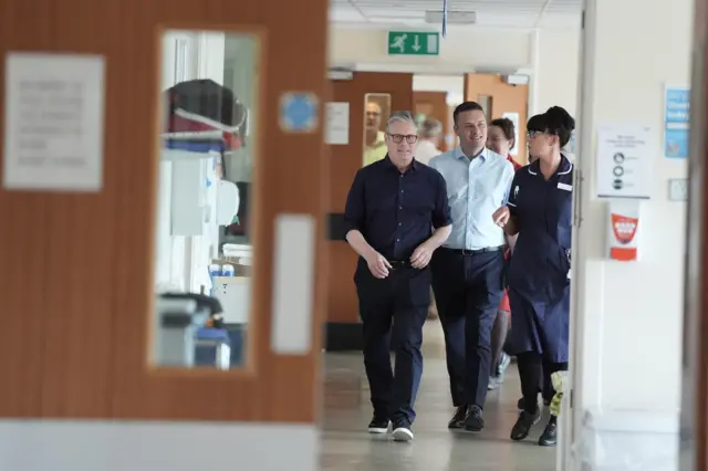 Keir Starmer and Wes Streeting at an East Midlands hospital