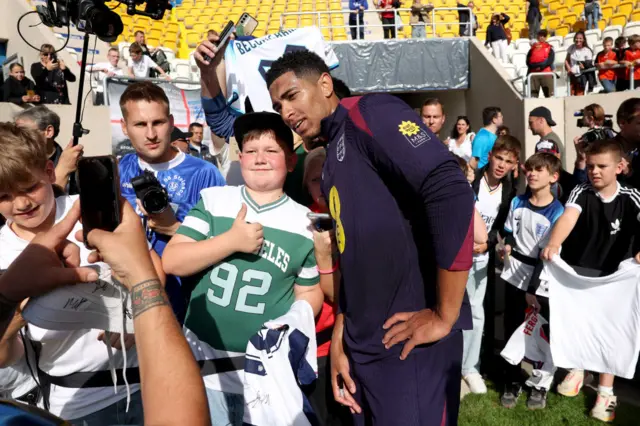 Jude Bellingham signing autographs