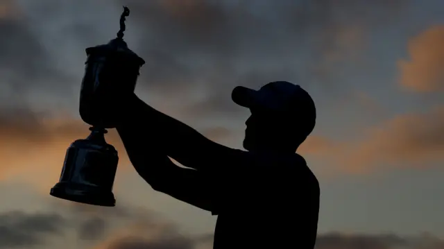 Wyndham Clark with the US Open trophy in 2023