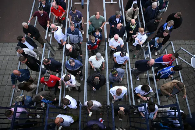 Fans queue to get into Arena AufSchalke