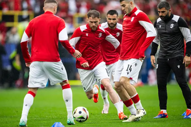 Budu Zivzivadze (C) of Georgia warms up